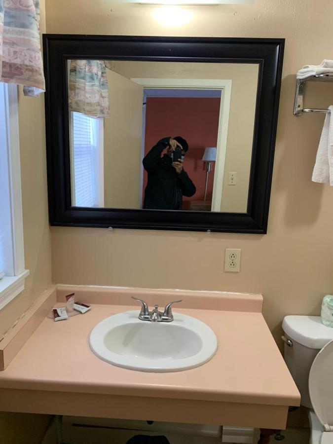 Ashland Motel Bagian luar foto